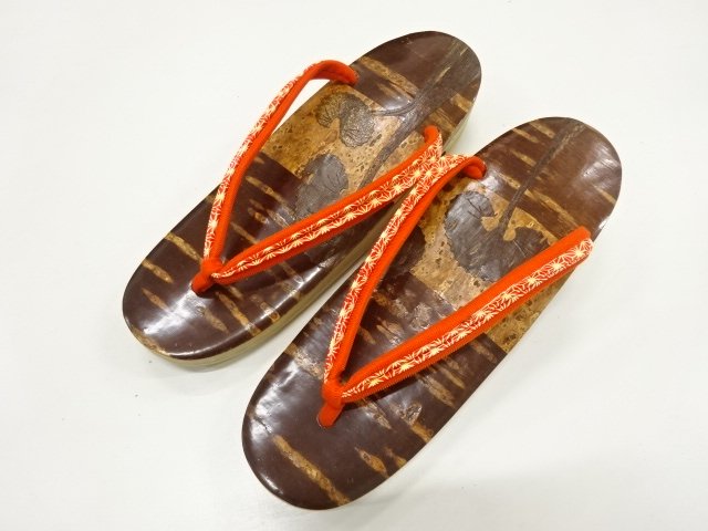JAPANESE KIMONO / UNUSED BIRCH WOODCRAFT RAIN GETA (23 CM)